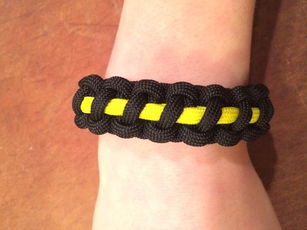 How to make Thin Line Paracord Bracelet