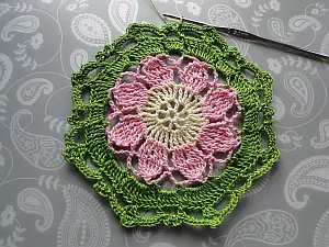 Vintage Crochet Flower Pattern Tutorial
