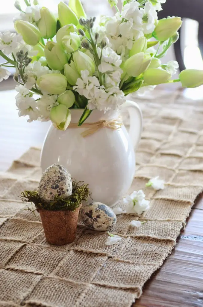 How to make burlap table runners for weddings