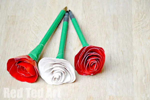 Small Duct Tape Flower Pens