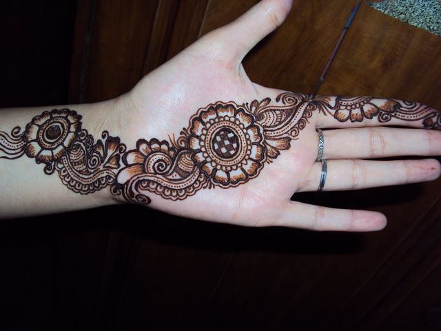 Featured image of post Arabian Mehndi Design For Kids