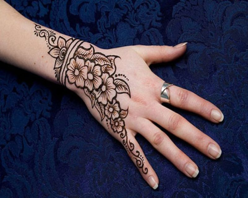 51+ Easy & Simple Mehndi Designs for Kids