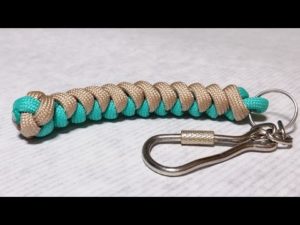 DIY Snake Knot Paracord Keychain