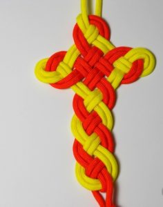 Paracord Cross Celtic Knot