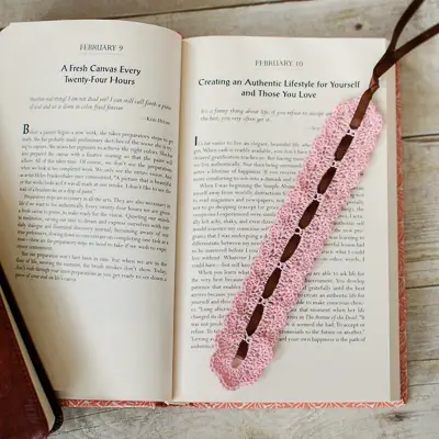 DIY LACE BOOKMARKS
