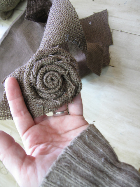 Easy Burlap Flowers