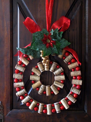 How to make a Christmas Wreath out of Wine Corks