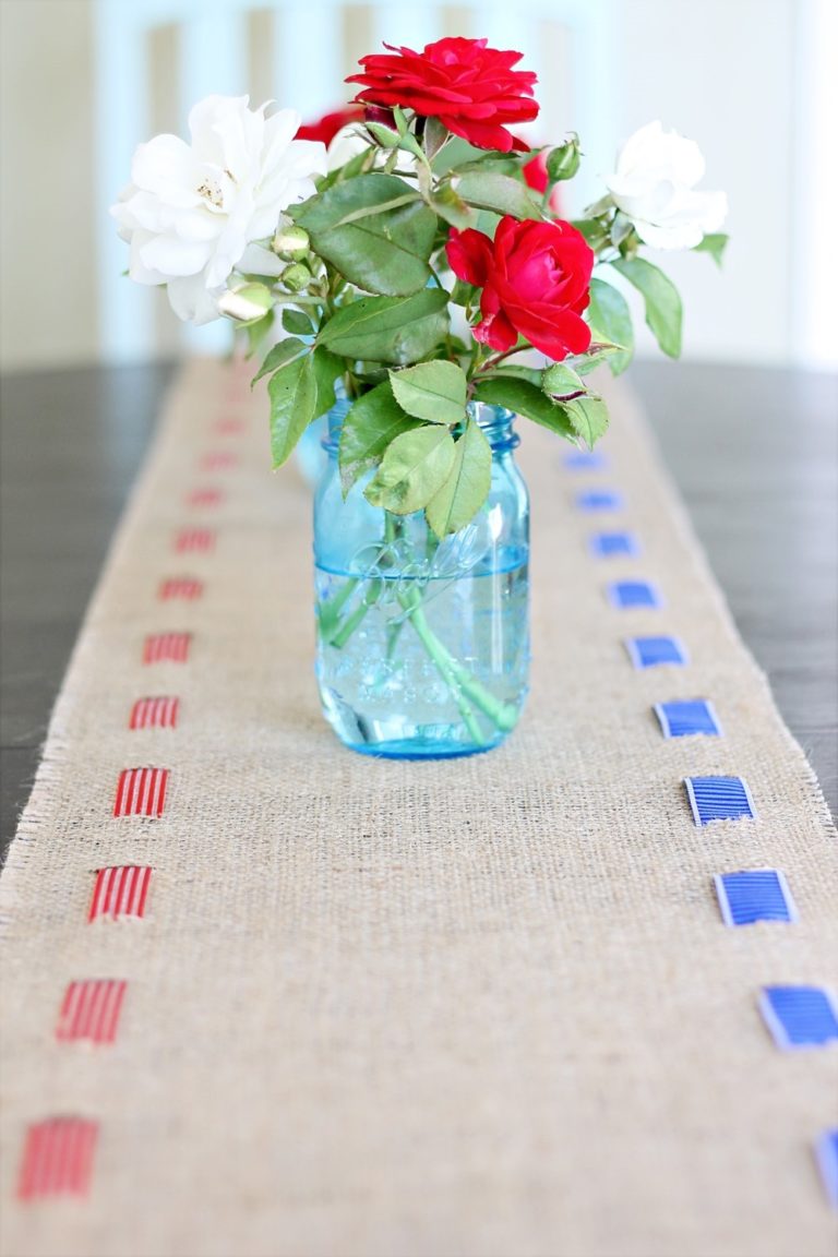 How to Make Burlap Table Runners | 19 DIY Tutorials
