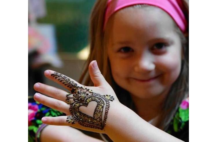 51 Easy Simple Mehndi Designs For Kids