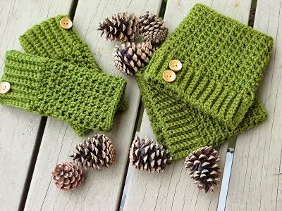 Crochet Pattern Fingerless Gloves with Flap