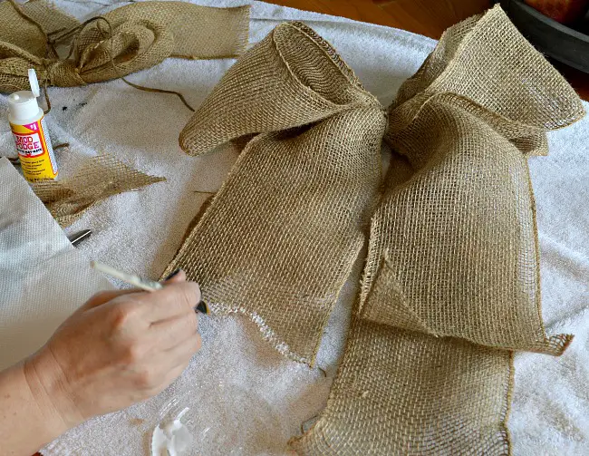 How to make a Bow with Burlap