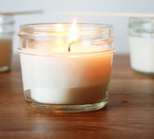 42+ Amazing DIY Mason Jar Candles and Holders