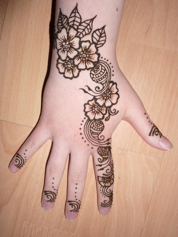 51+ Easy & Simple Mehndi Designs for Kids