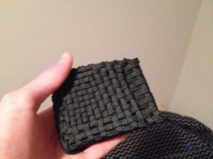 Make Your Own Black Paracord Wallet