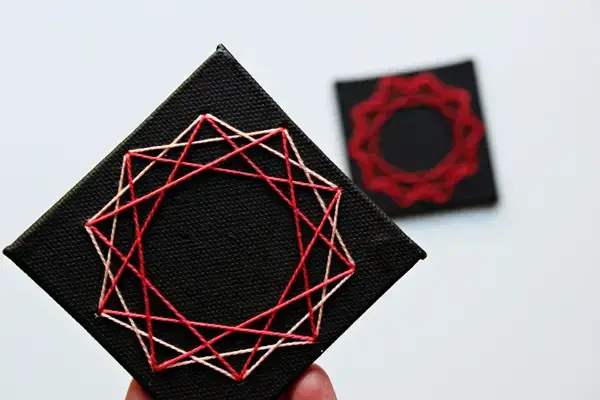 String Art in Geometric Shapes