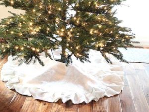 DIY Burlap Christmas Tree Skirt