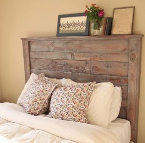 Headboard Made wHeadboard Made with Palletsh Pallets
