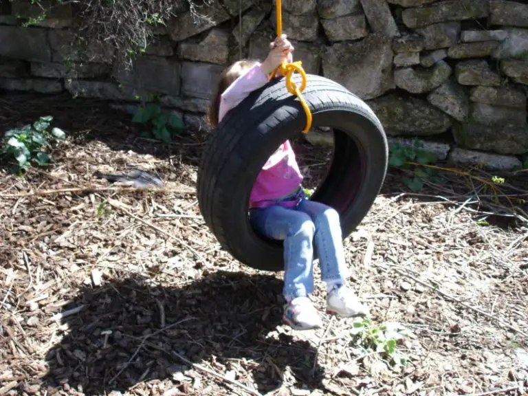 19 Ways to Make Tire Swings with DIY Instructions