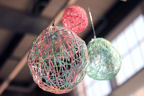 20 DIY Yarn Lanterns | Amazing Tutorials & Ideas