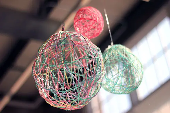 Yarn Lanterns DIY