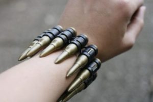 Bullet Bracelet Black Widow DIY