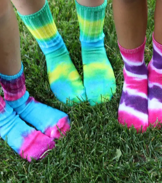 How to Tie Dye Socks in 22 Cool DIY Ways | Ideas4DIY