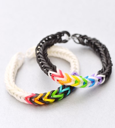 10 Beginner Rainbow Loom Patterns  Video Tutorials  AllFreeKidsCraftscom