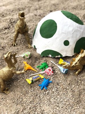 DIY Dinosaur Egg Piñata