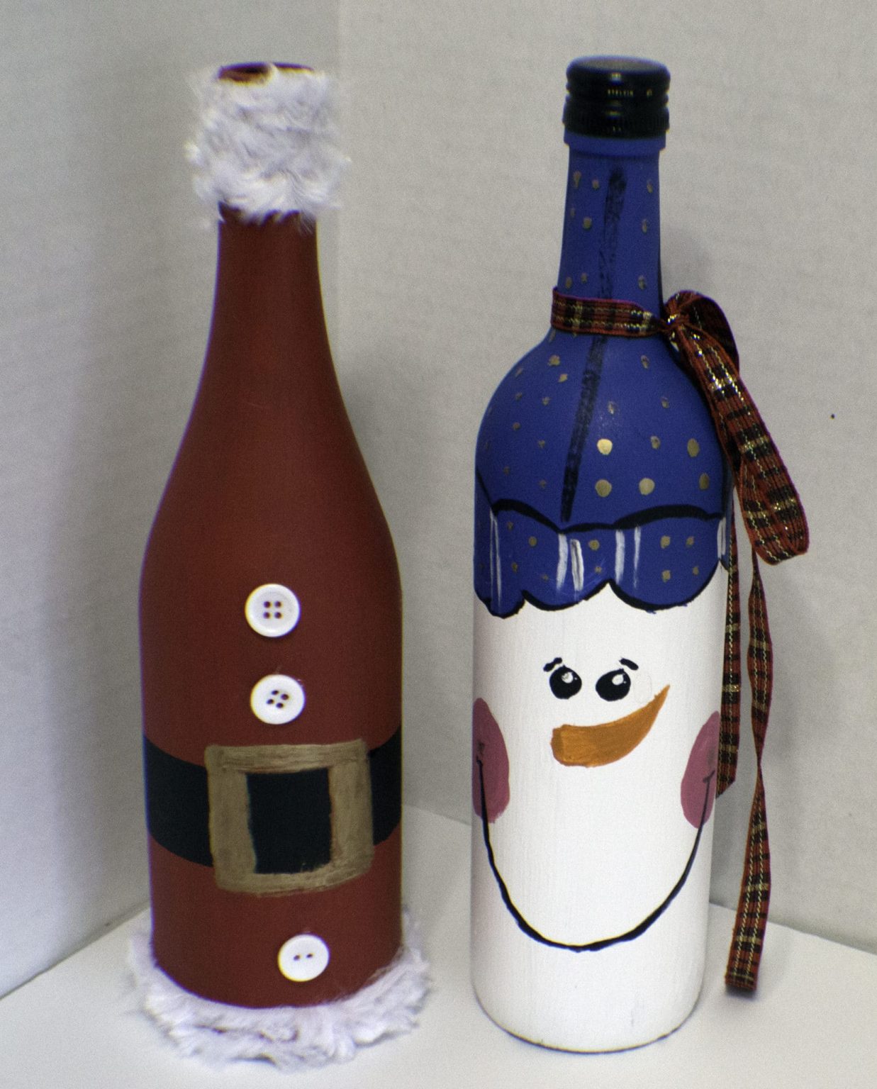 15 How To Make Painted Wine Bottles Ideas - Ideas for DIY